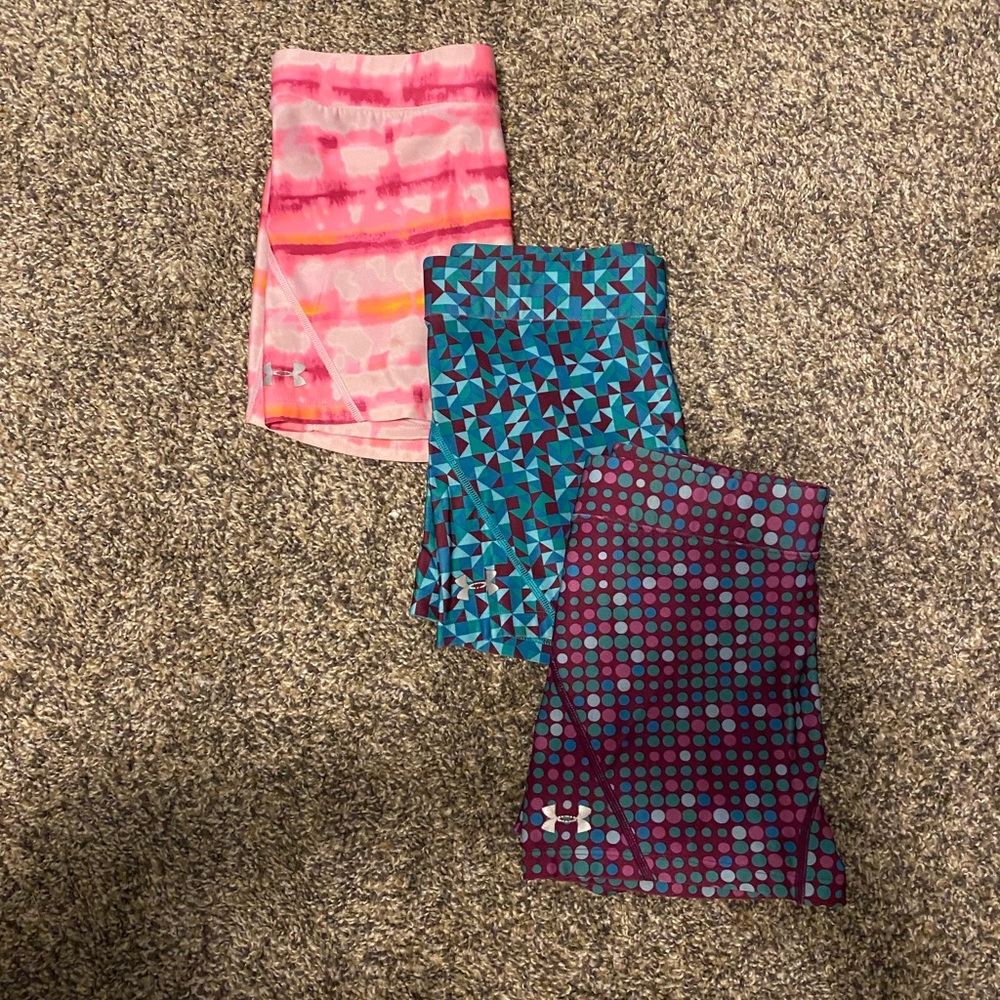 3 pairs of under armor spandex- small